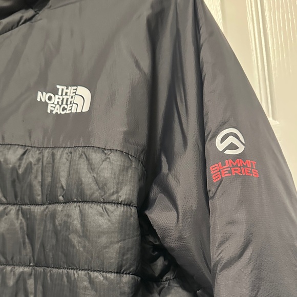 The North Face Men's Black Quilted Puffer Jacket - Picture 3 of 7
